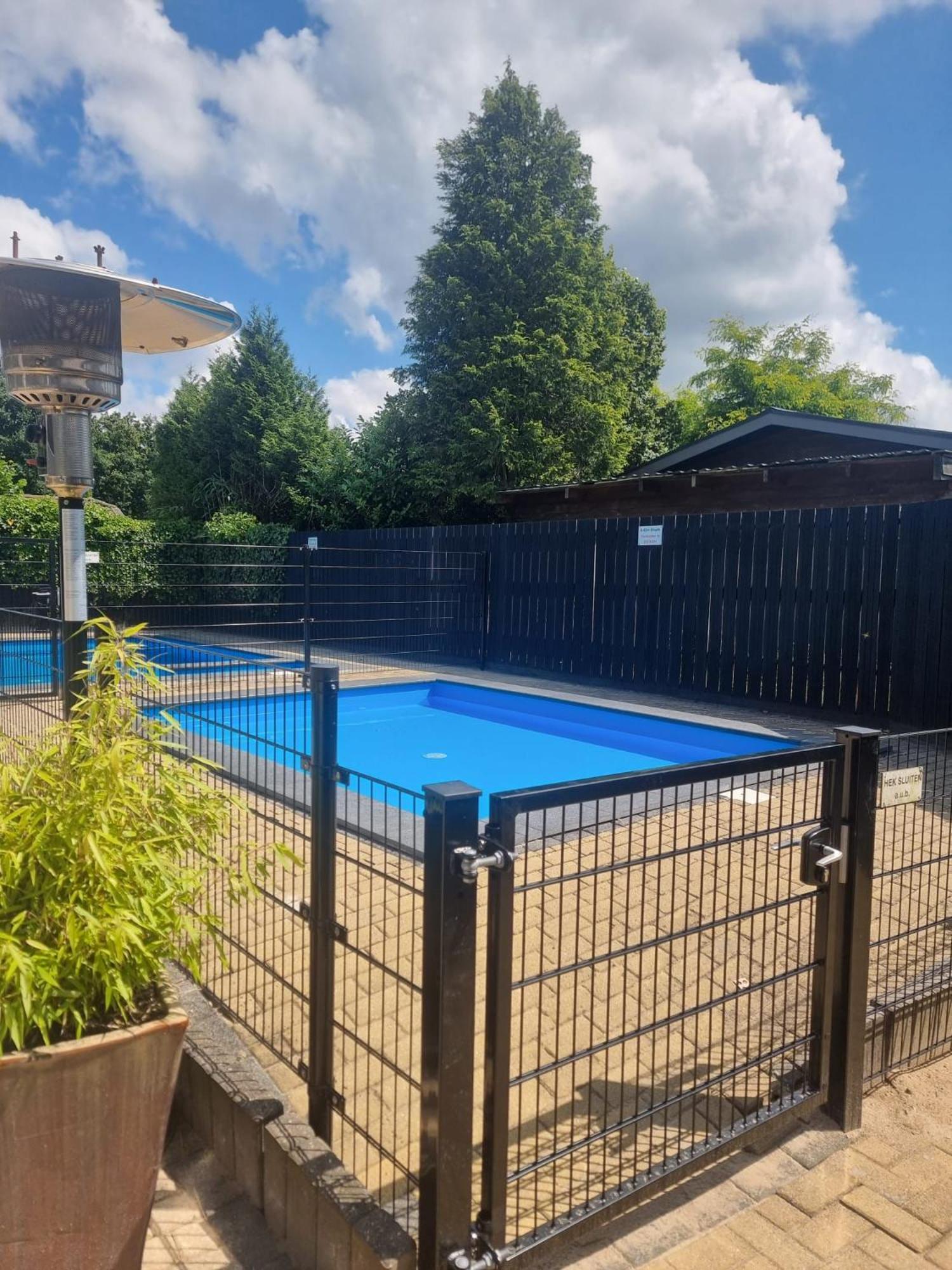 Comfortabel En Gezellig Familie Chalet Tot 6 Personen Op De Veluwe Bungalowpark De Kern Putten Exterior foto